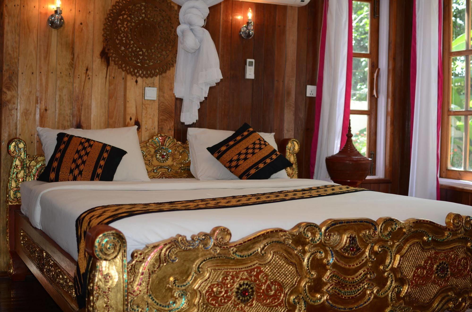 Golden Empress Hotel Nyaungshwe Exteriör bild